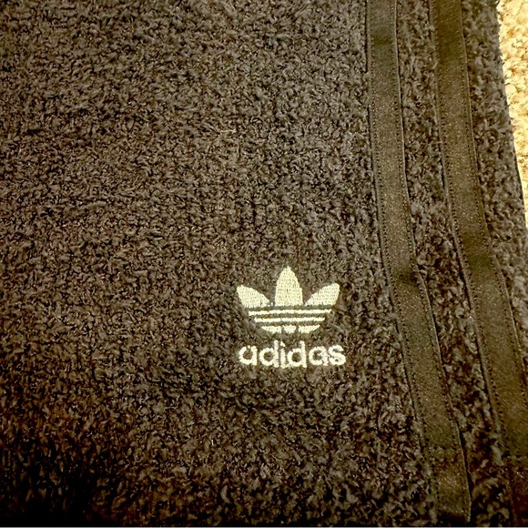 New ADIDAS Terry Cloth Shorts - Picture 7 of 8